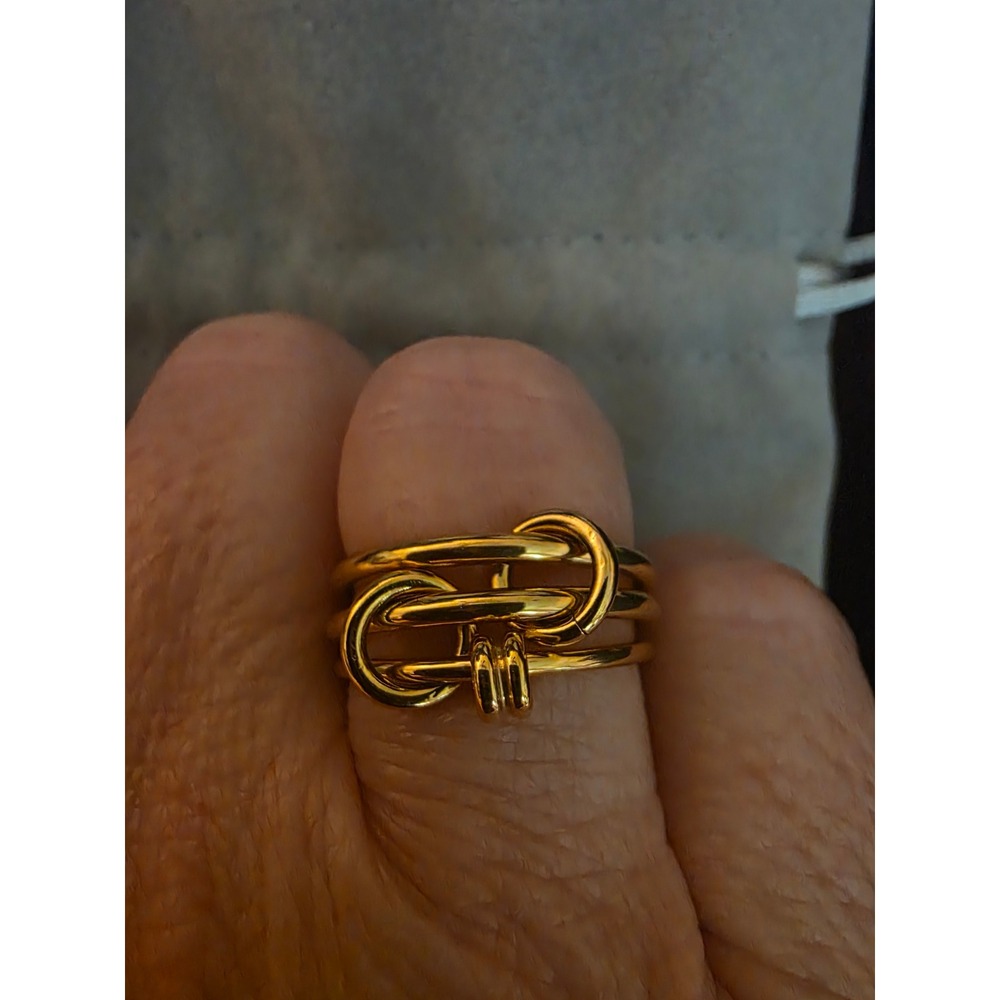 Gold Knot-Link Women’s Ring - Classic Elegant Design